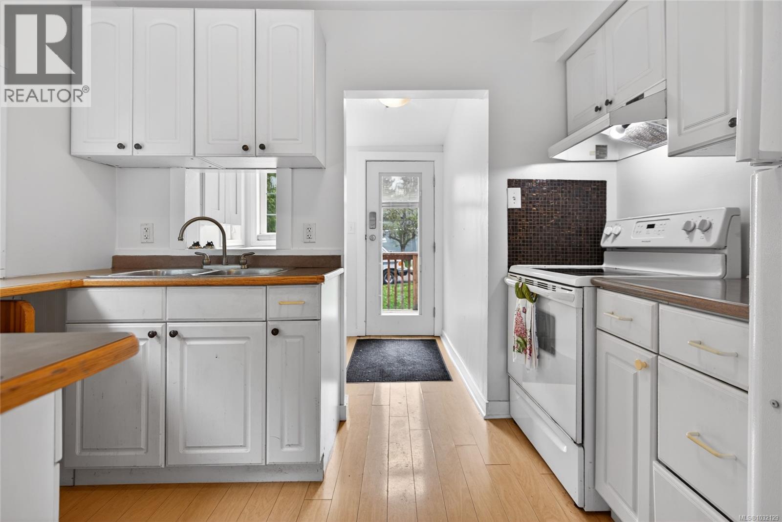 2818 Maryport Ave - 10