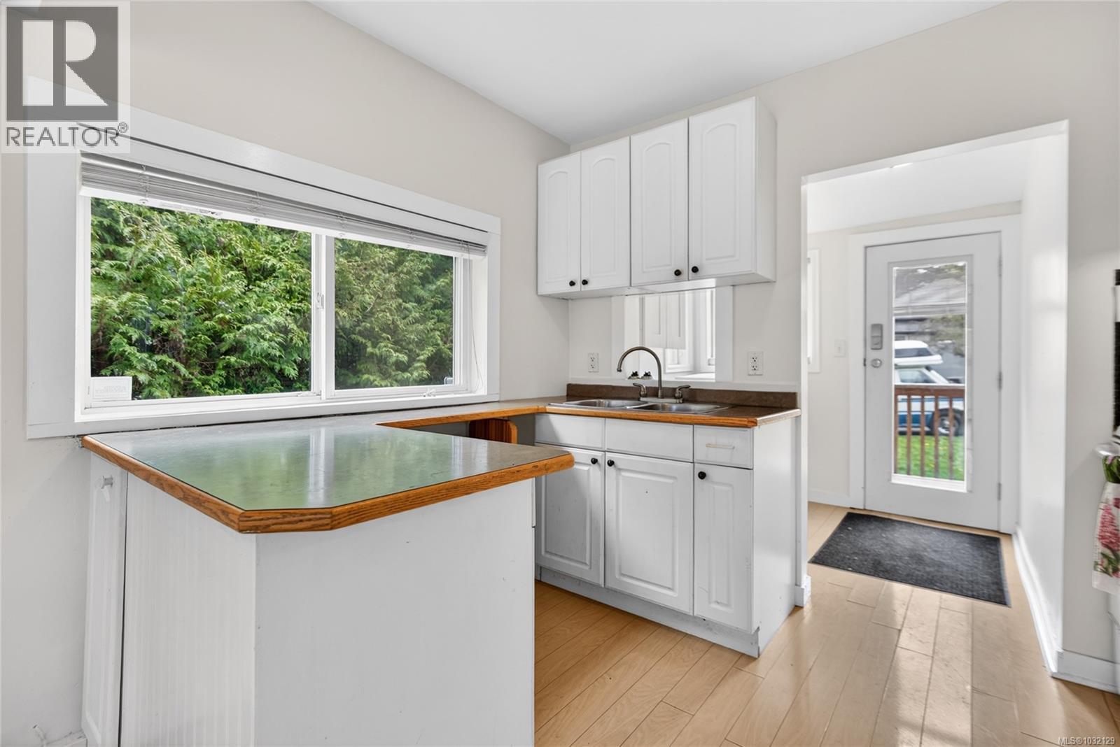 2818 Maryport Ave - 9