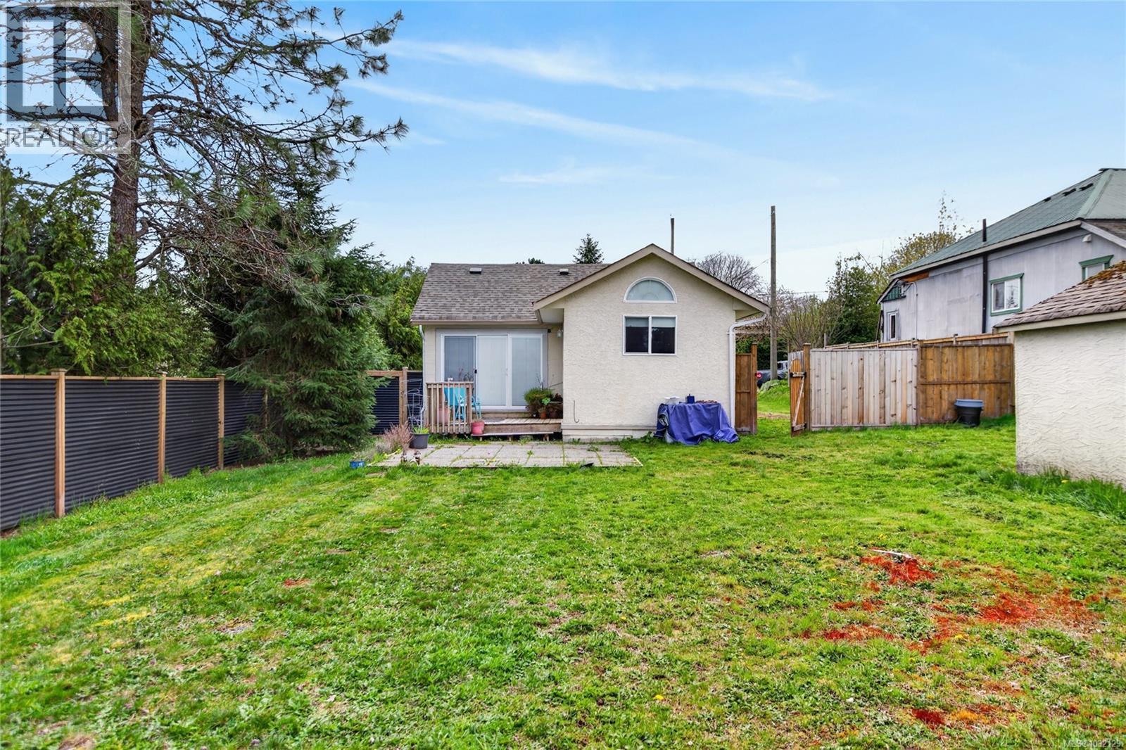 2818 Maryport Ave - 34