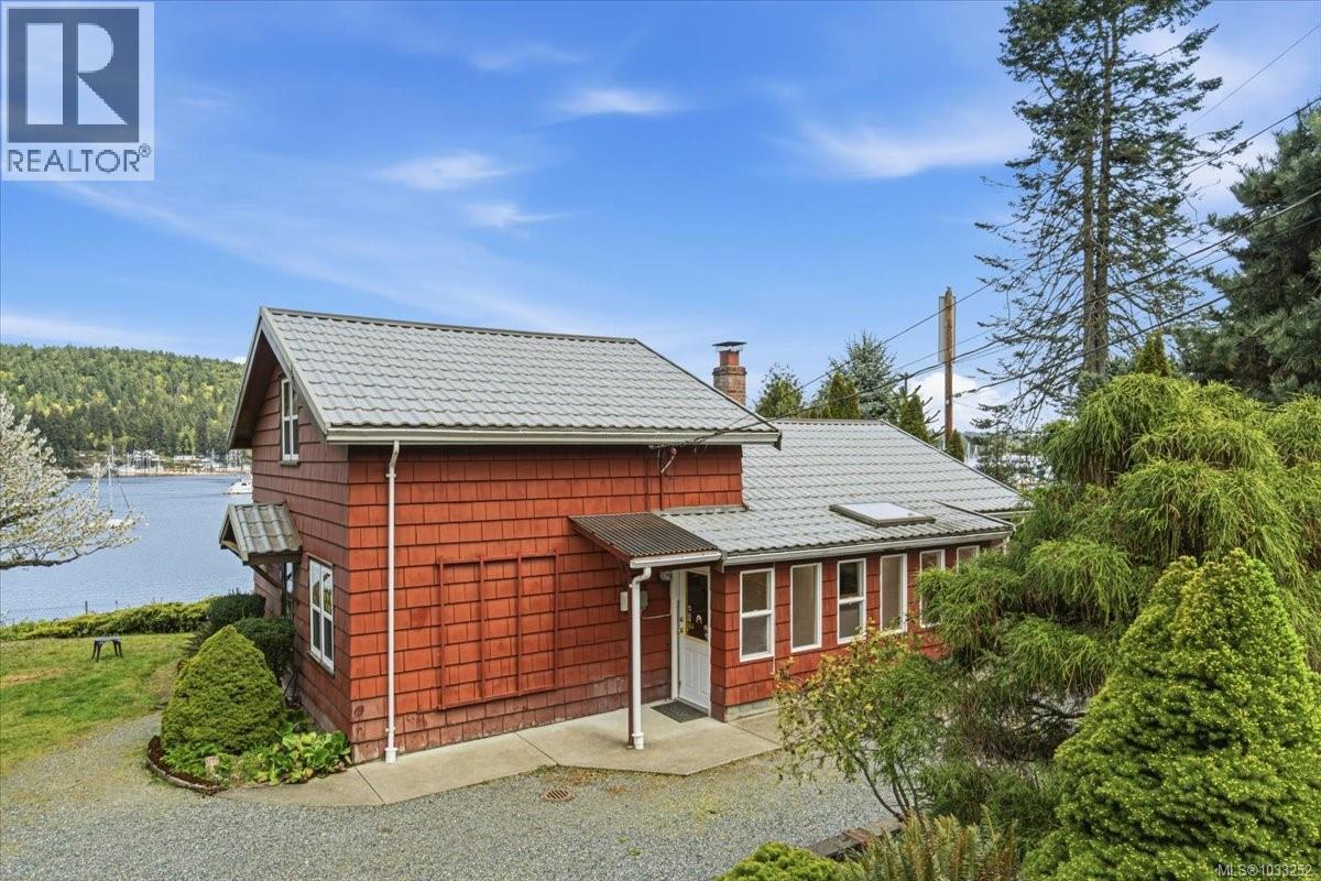 4911 Harbour View Rd - 2