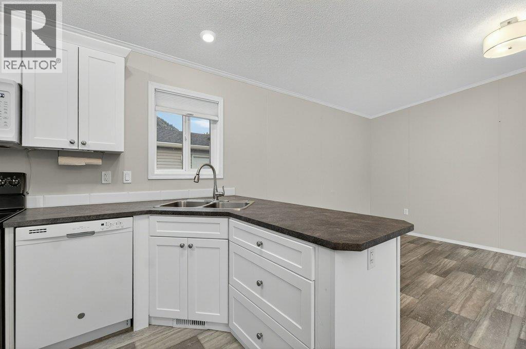 235 Aylmer Road Unit# 26 Lot# 26, Chase