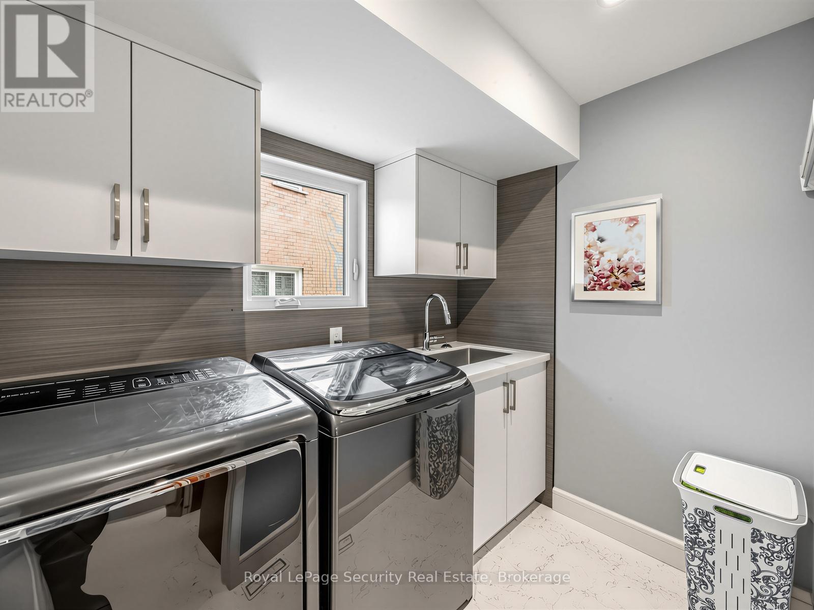 14 JEREMY PLACE - 16