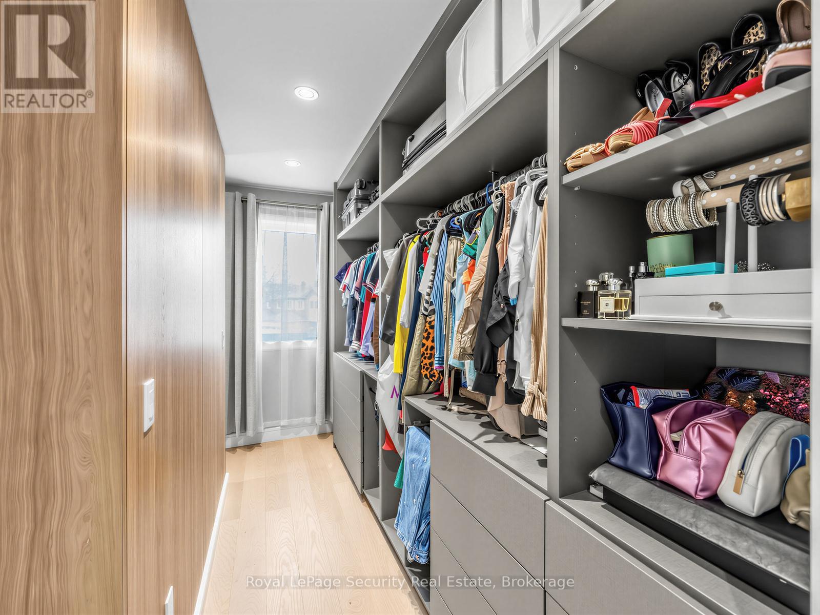 14 JEREMY PLACE - 21