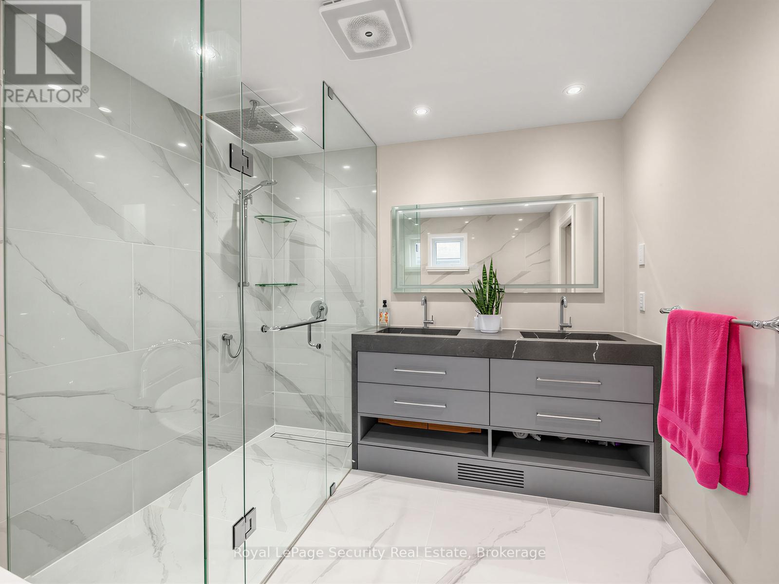 14 JEREMY PLACE - 23