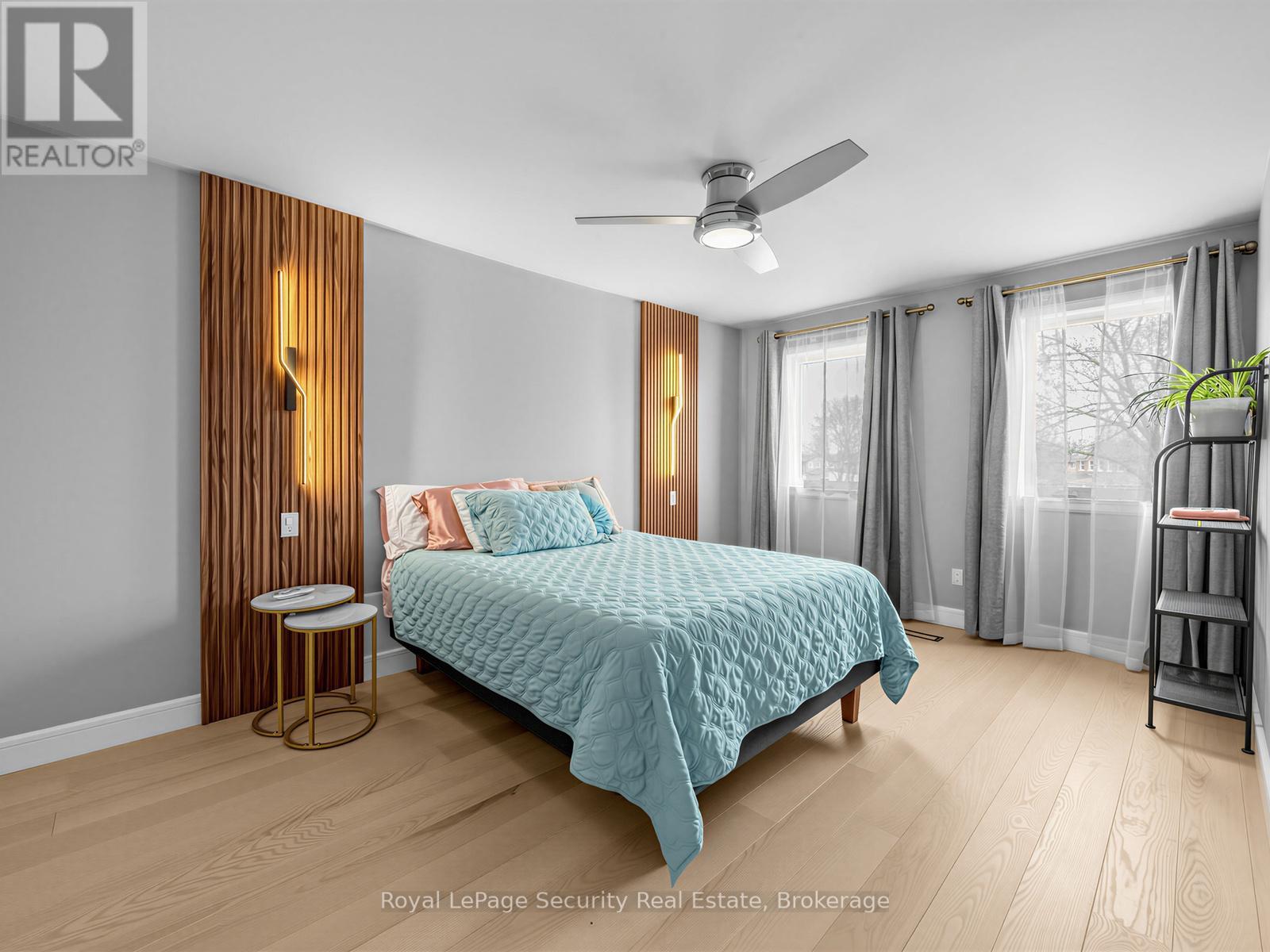 14 JEREMY PLACE - 24