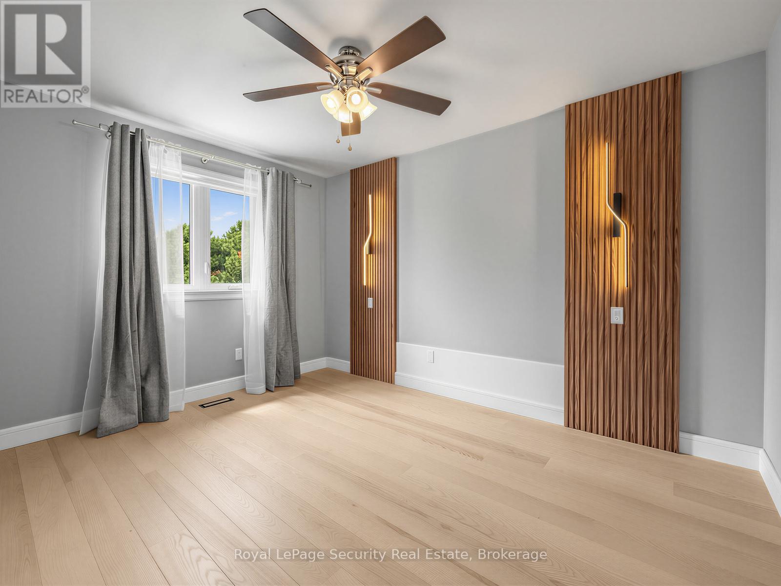 14 JEREMY PLACE - 25
