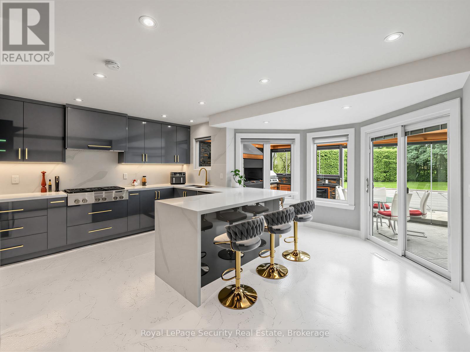 14 JEREMY PLACE - 9