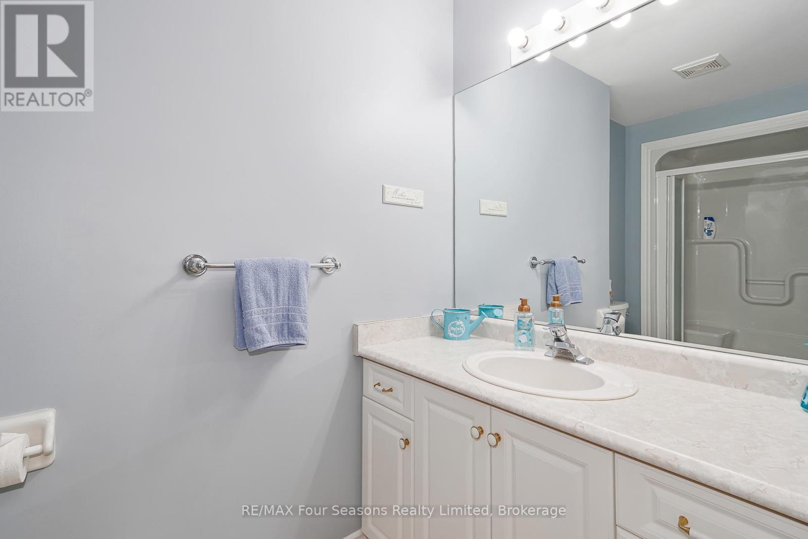 #49 275 HURON STREET - 21