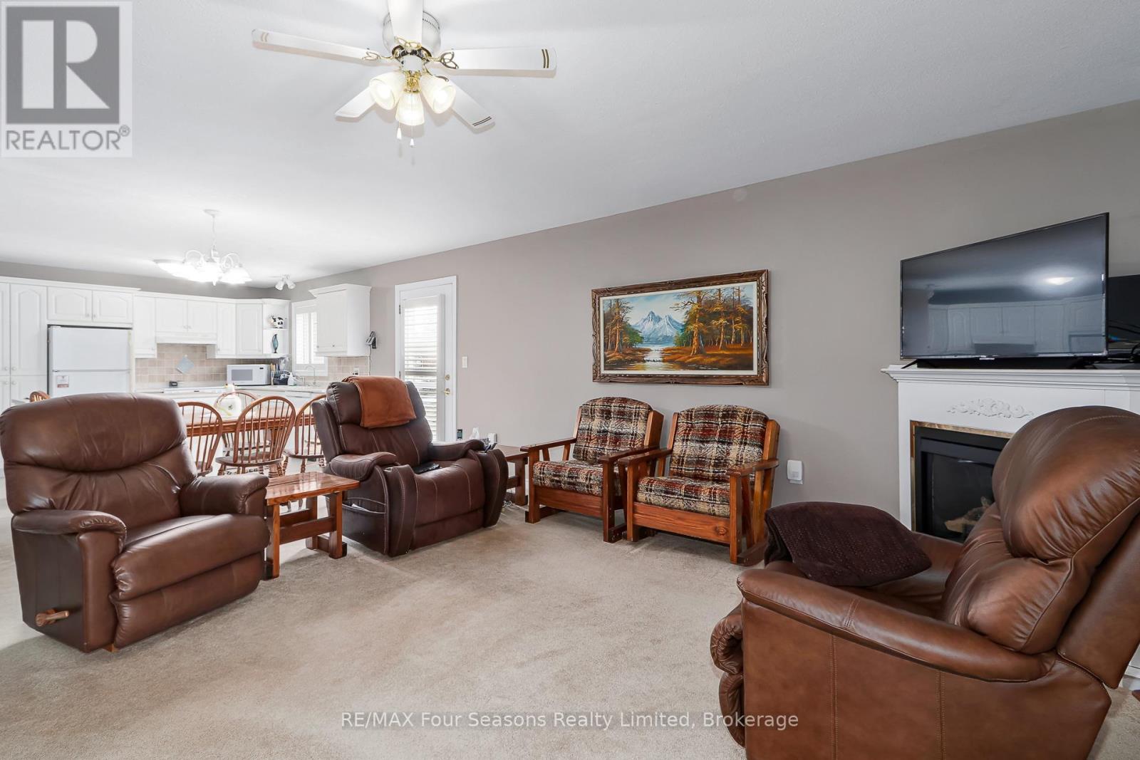 #49 275 HURON STREET - 17