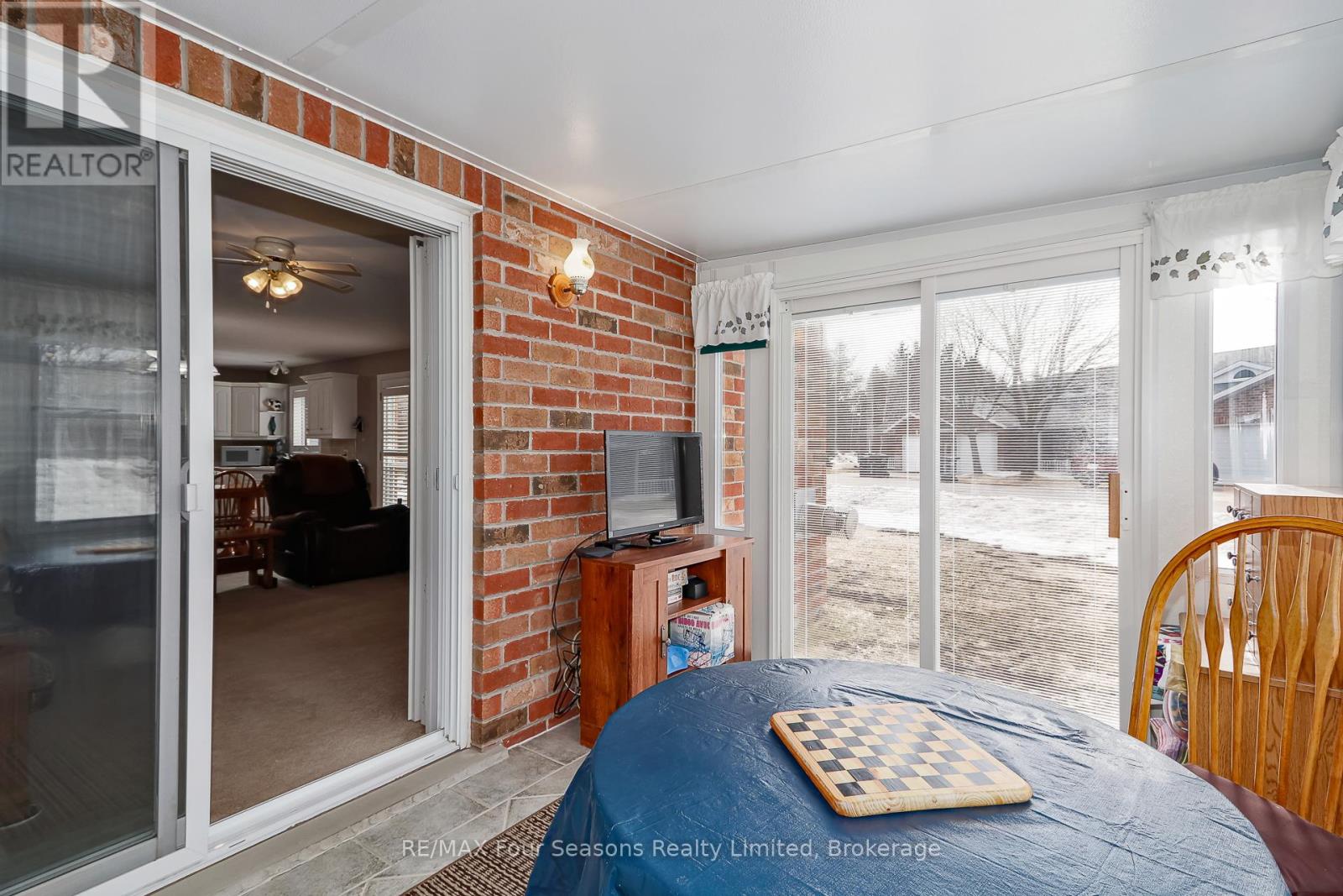 #49 275 HURON STREET - 16