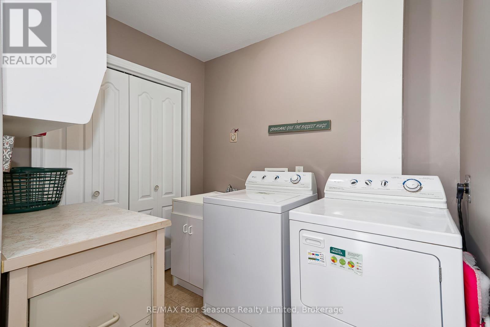 #49 275 HURON STREET - 25