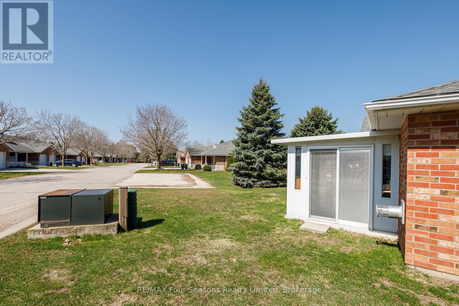 #49 275 HURON STREET - 27
