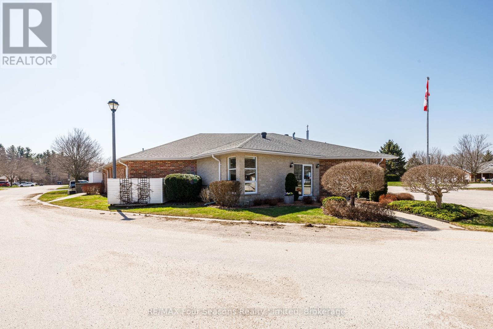 #49 275 HURON STREET - 32