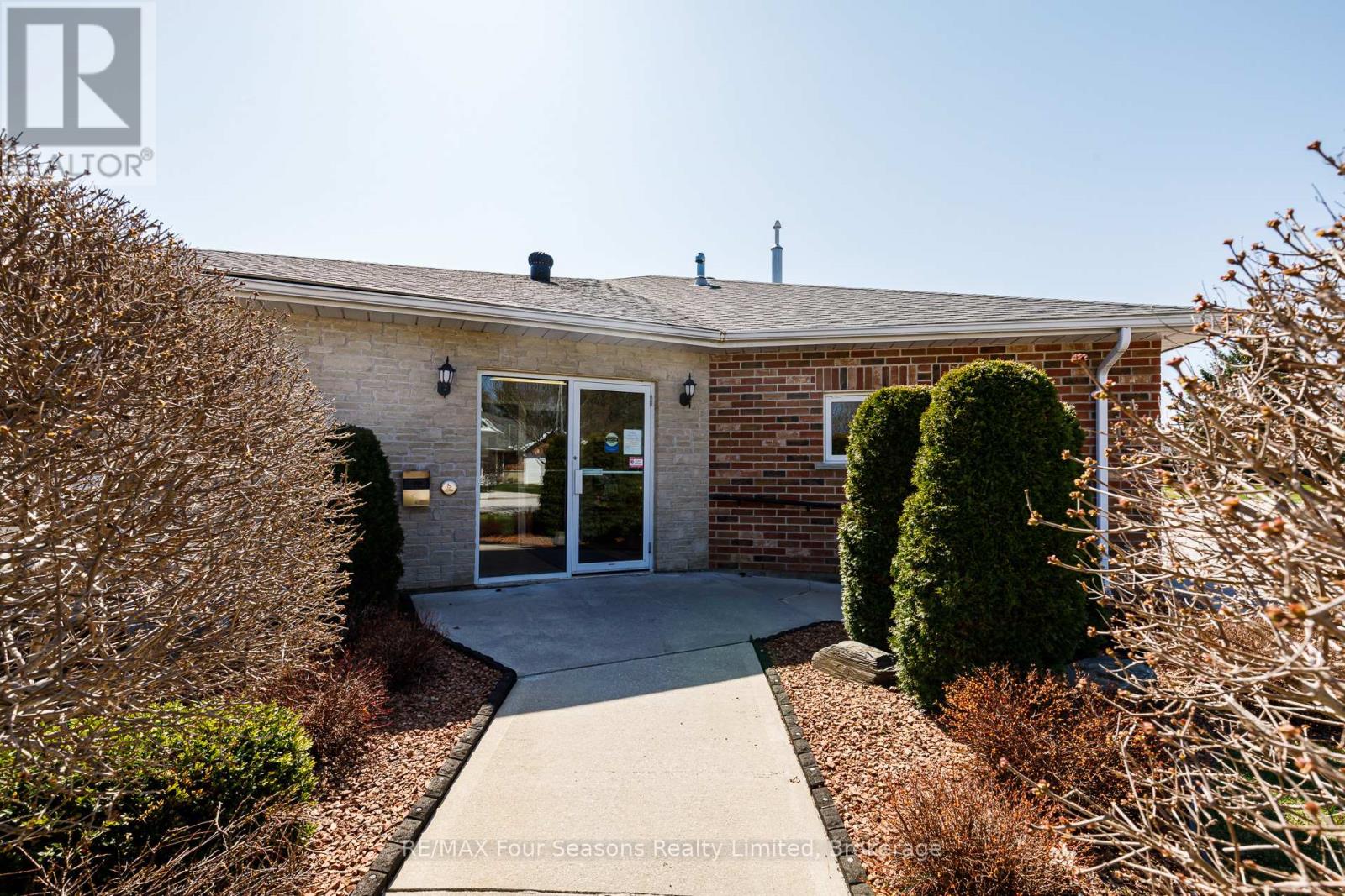 #49 275 HURON STREET - 33