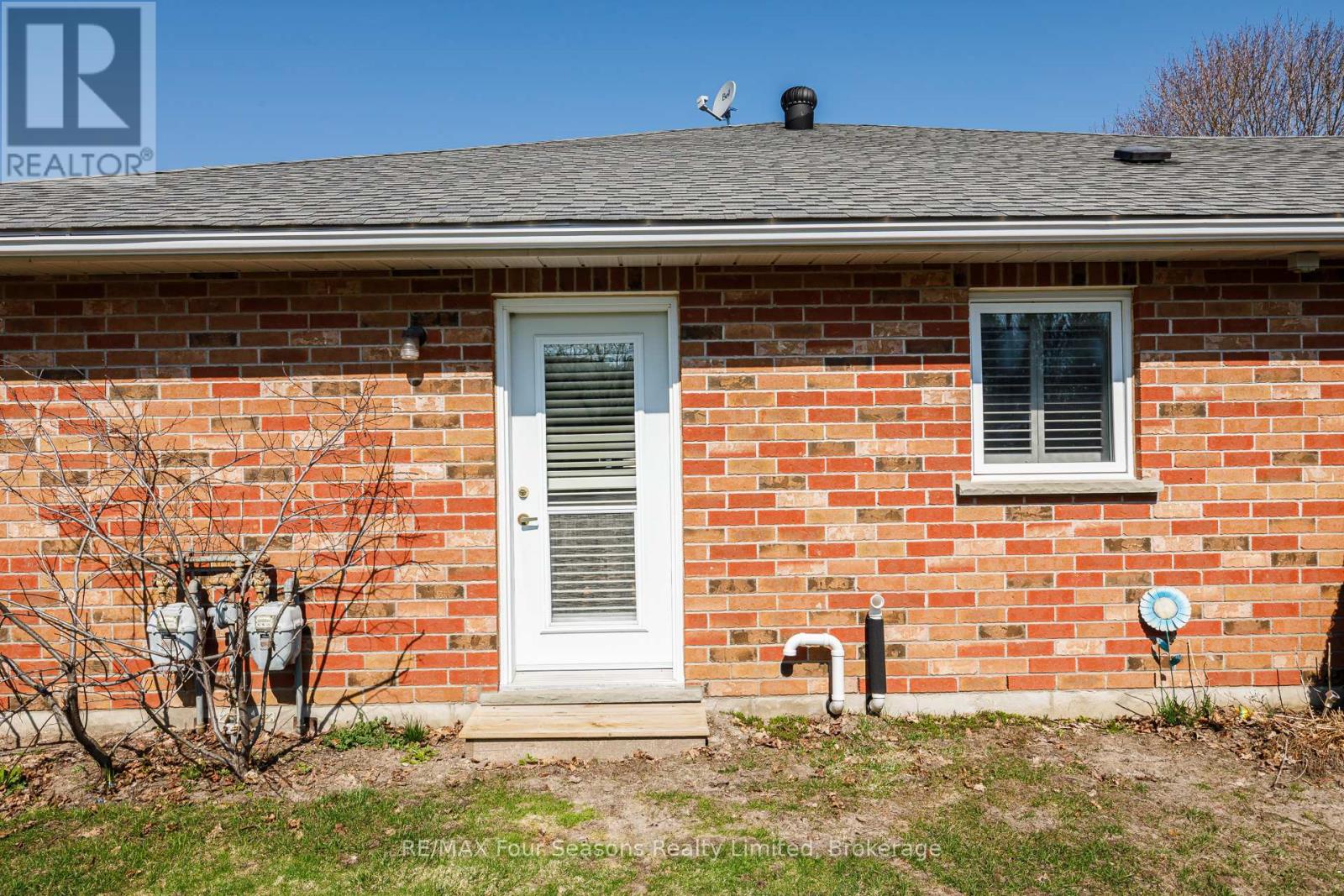 #49 275 HURON STREET - 30