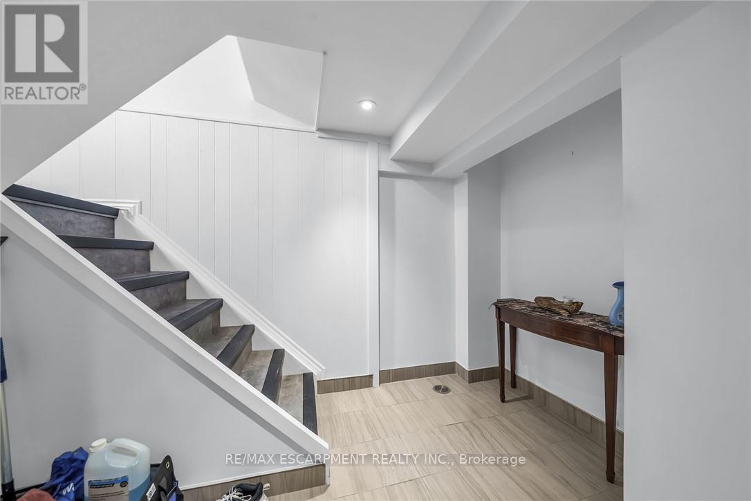 8 SHYNAL AVENUE - 26