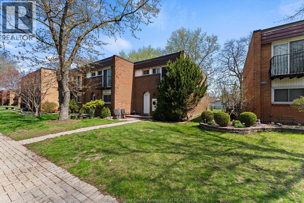 #119 1858 EASTGATE ESTATES - 24