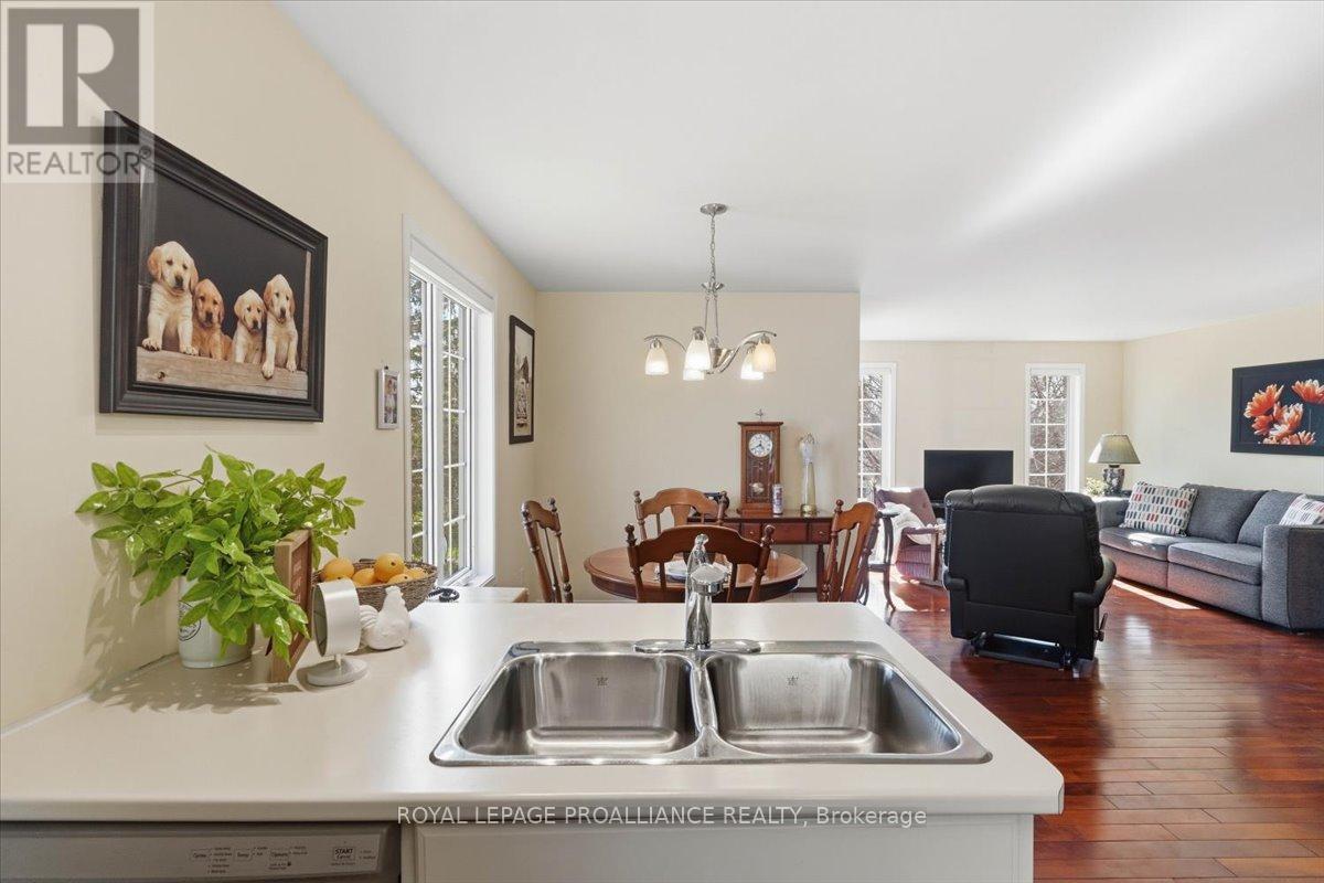 52 HORACE AVENUE — photo 11