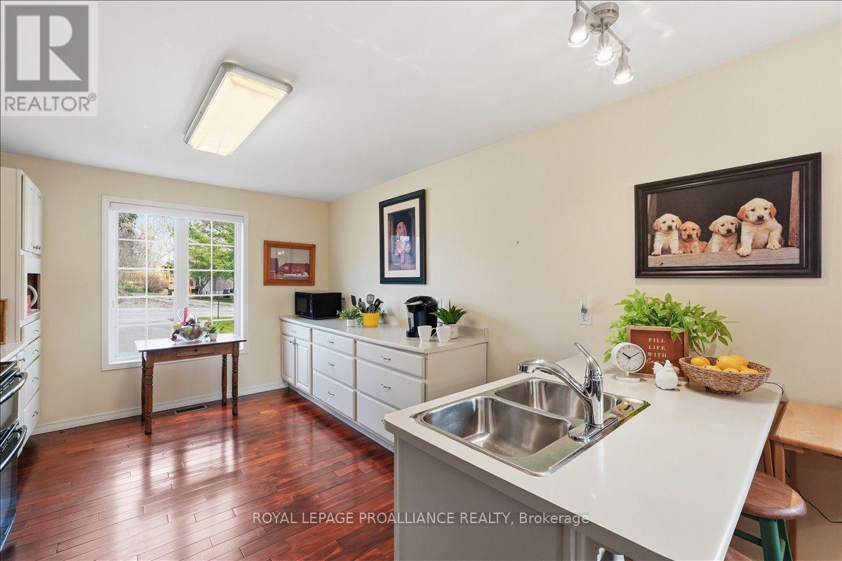 52 HORACE AVENUE — photo 9