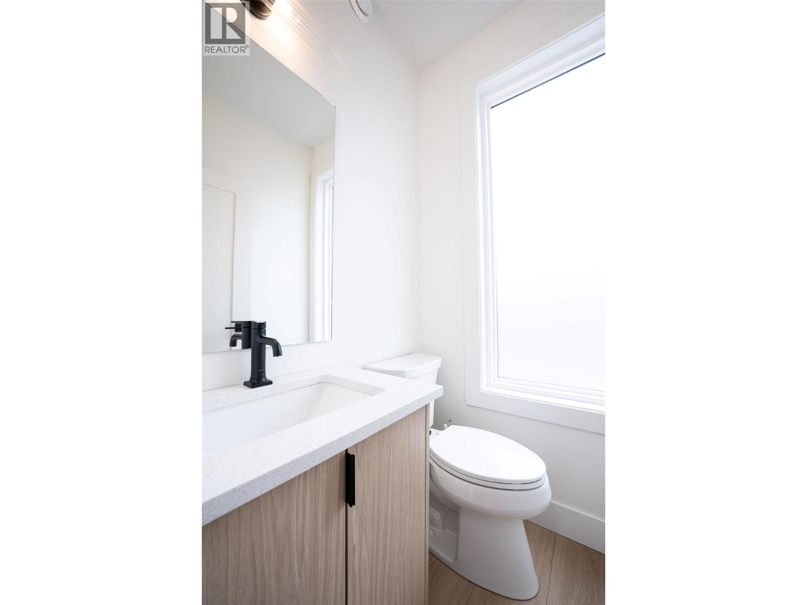 #13 414 Humbert Street - 10