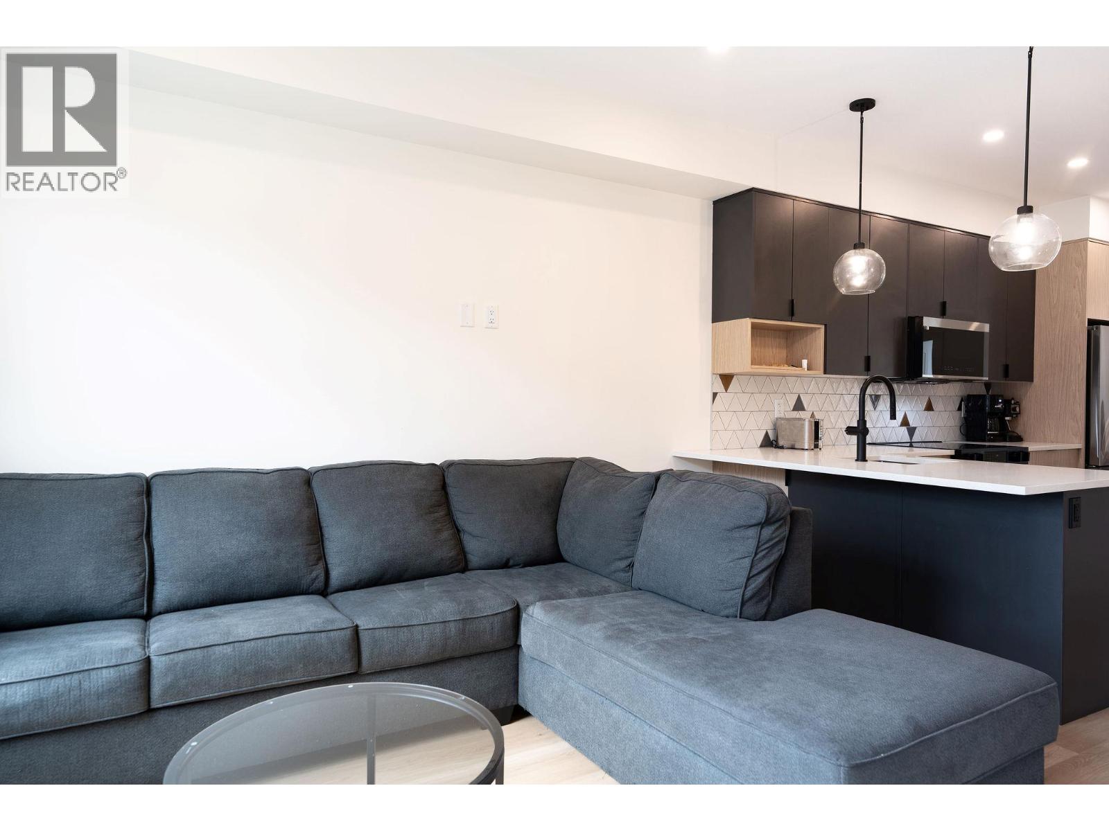 #13 414 Humbert Street - 12