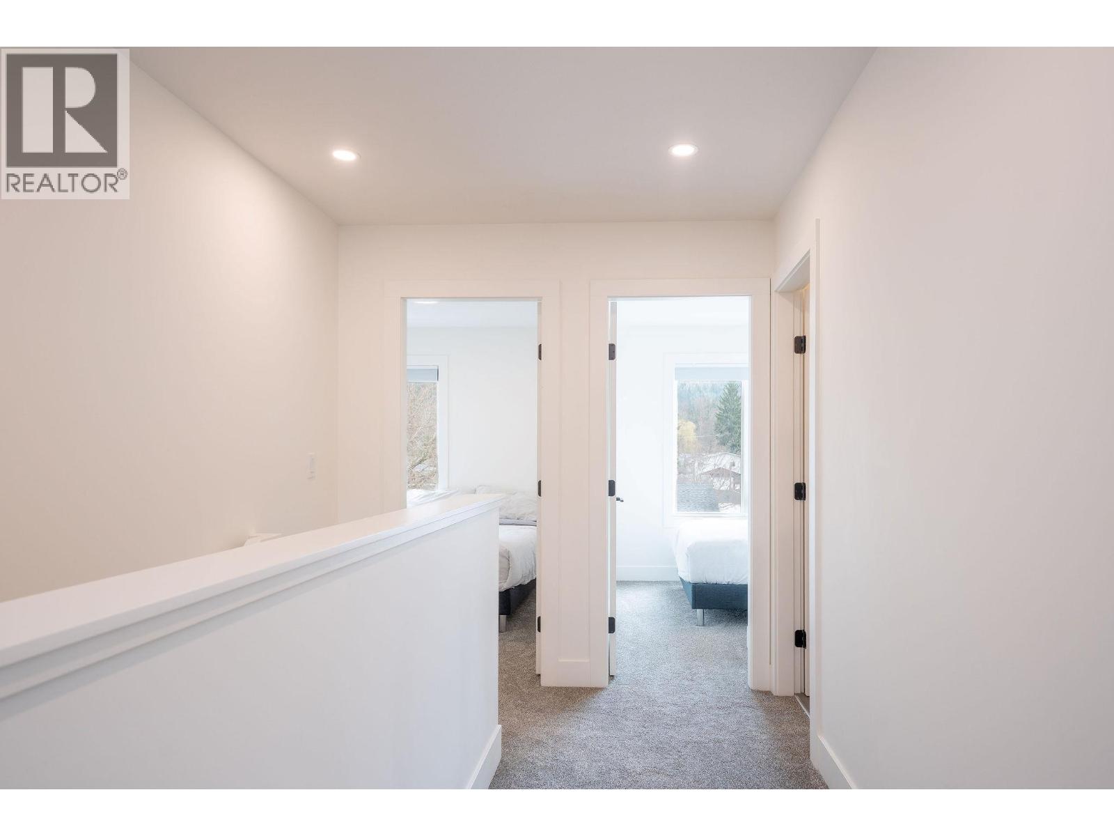 #13 414 Humbert Street - 30