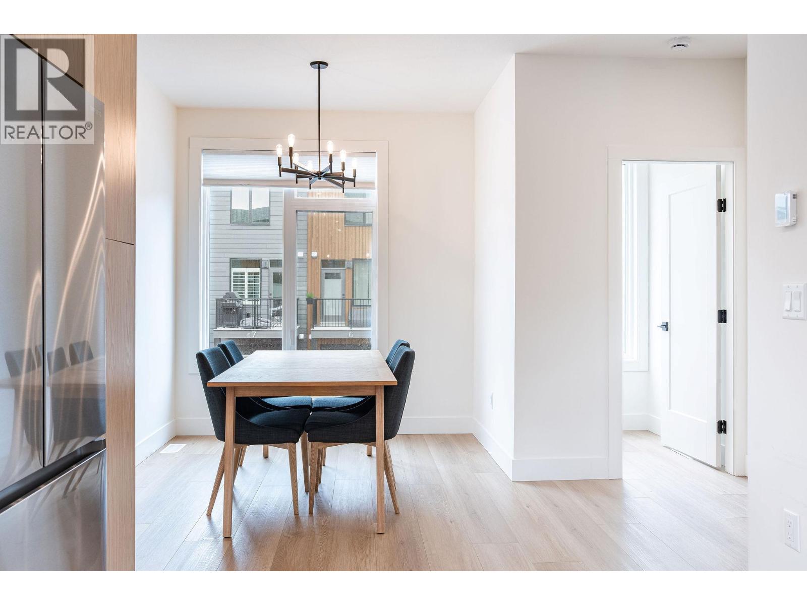 #13 414 Humbert Street - 8