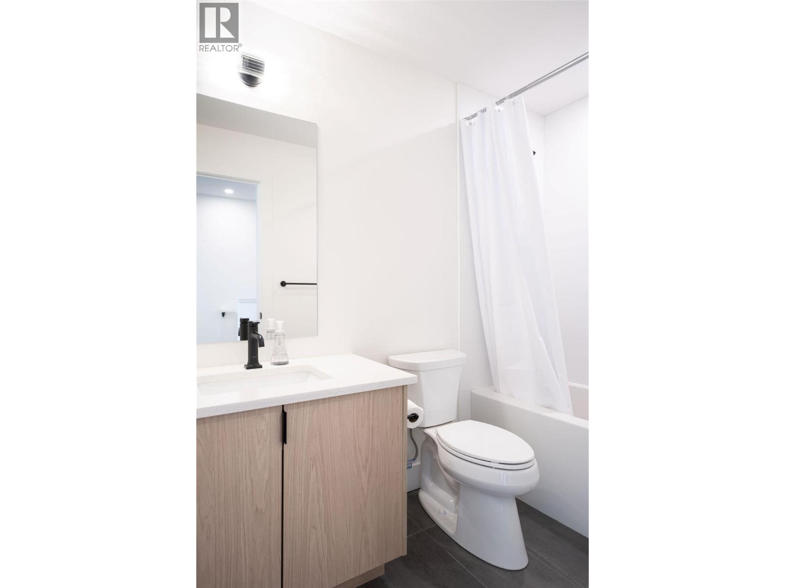 #13 414 Humbert Street - 24