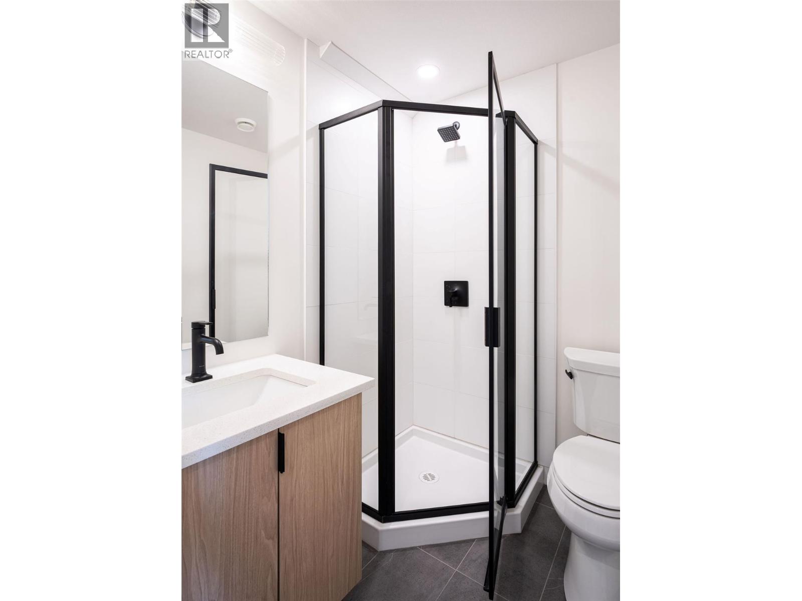 #13 414 Humbert Street - 37