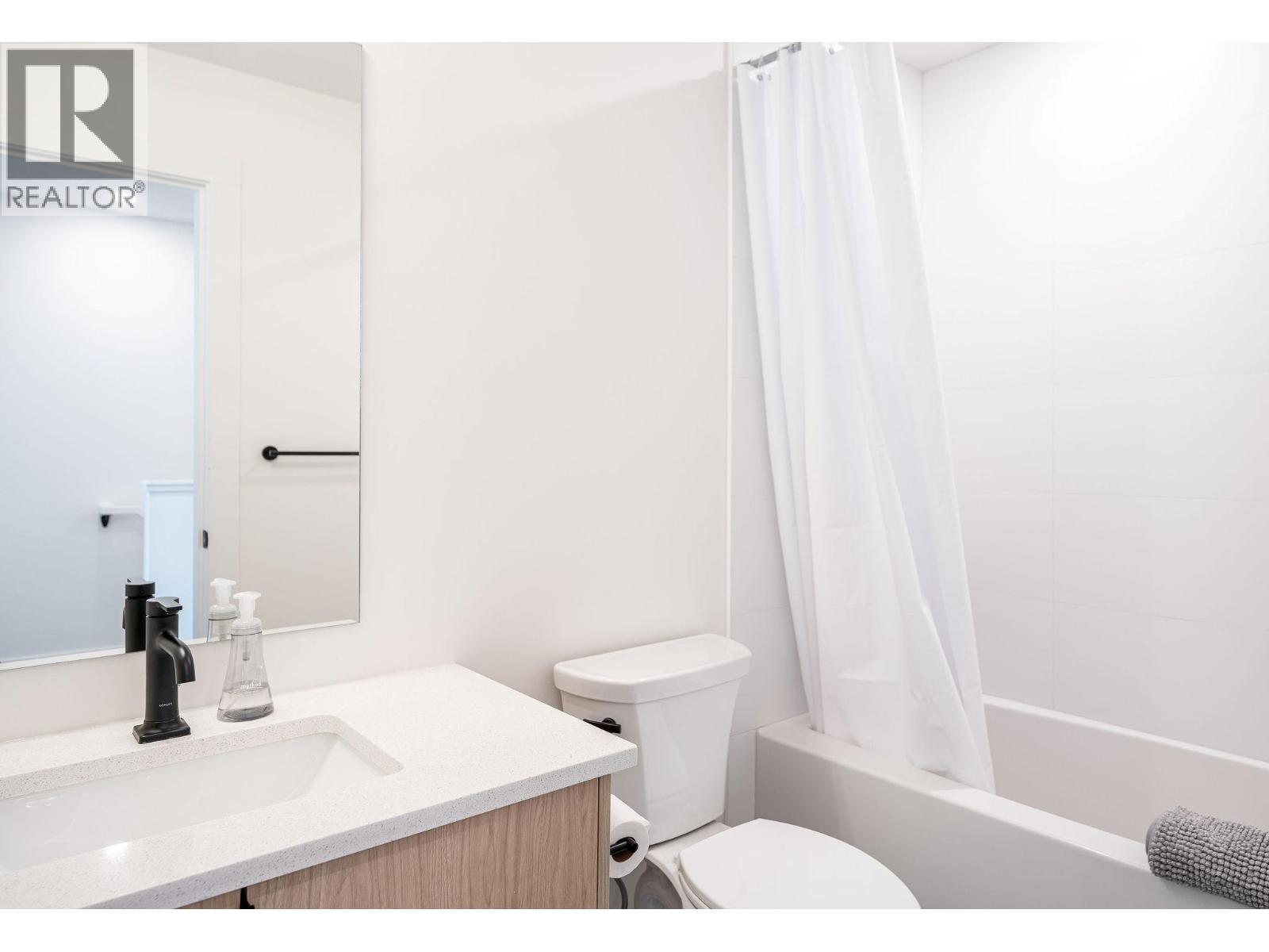 #13 414 Humbert Street - 23