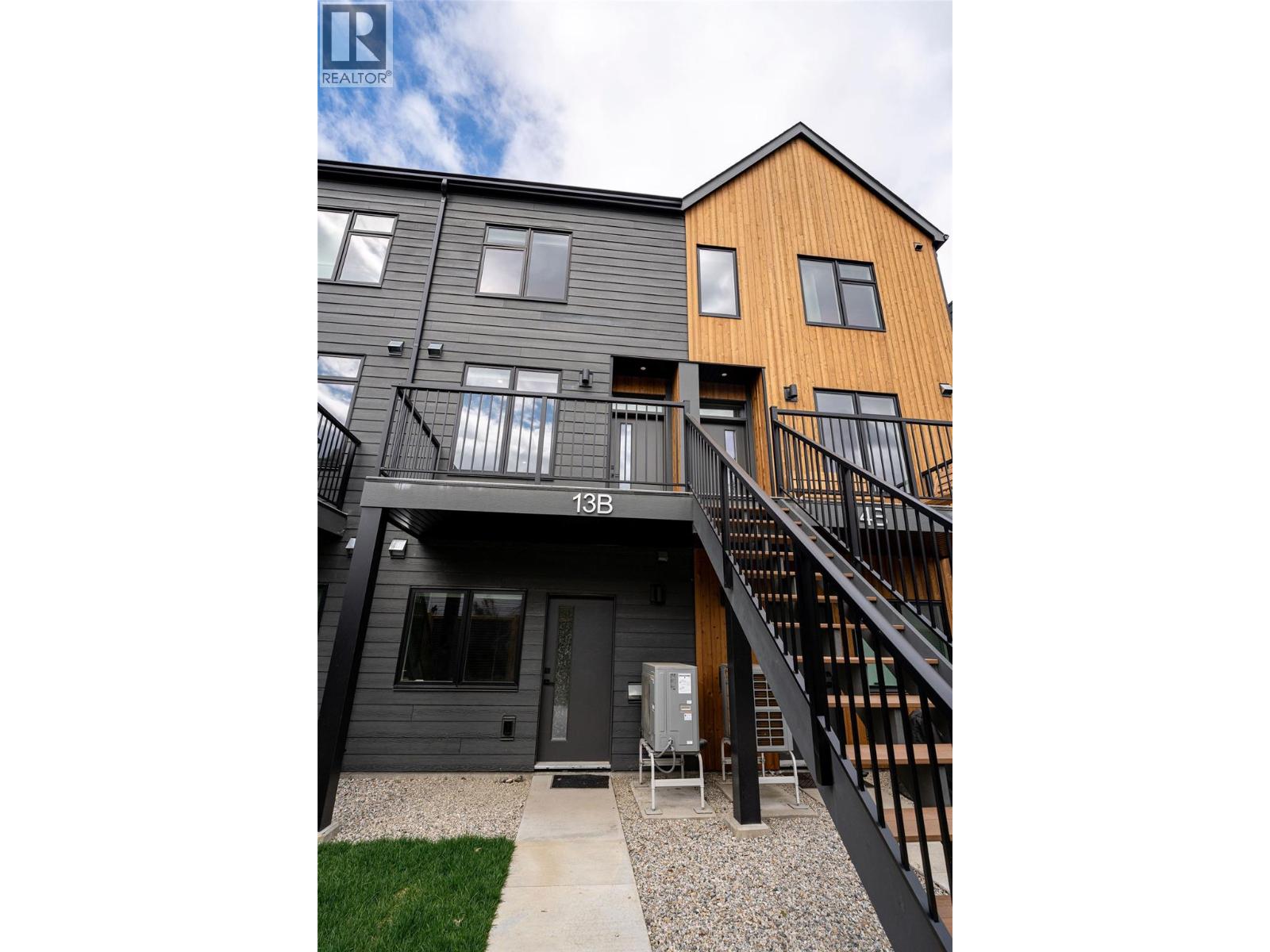 #13 414 Humbert Street - 17