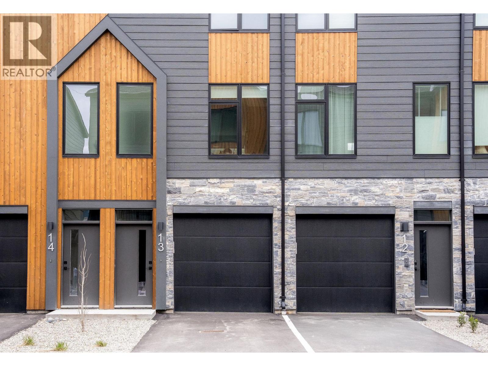 #13 414 Humbert Street - 38