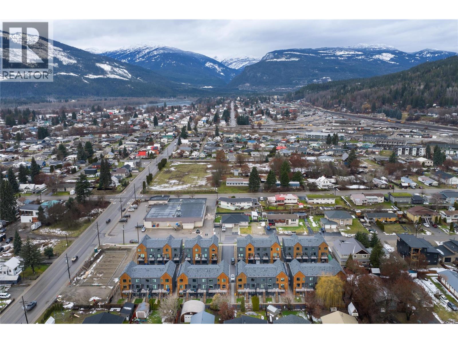 #13 414 Humbert Street - 40