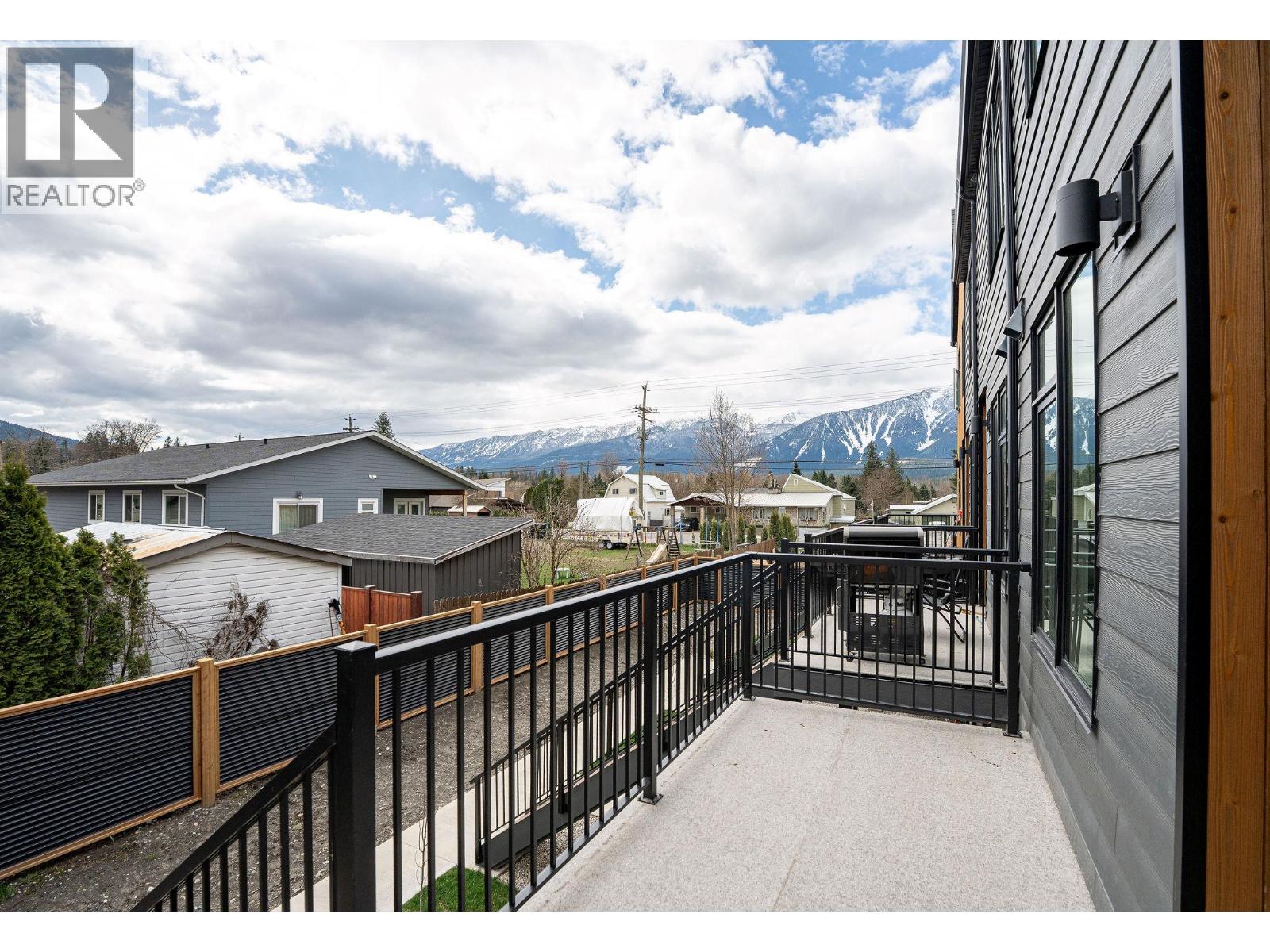 #13 414 Humbert Street - 14