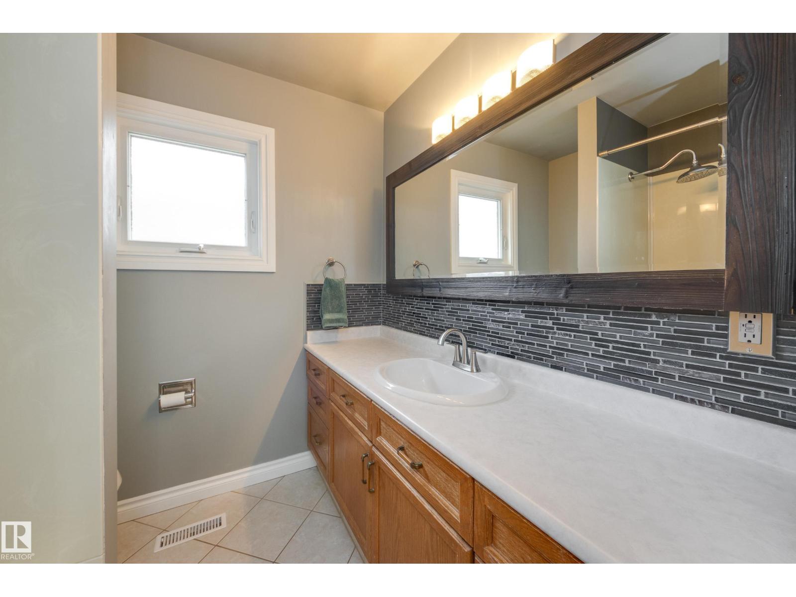 14227 74 ST NW - 18