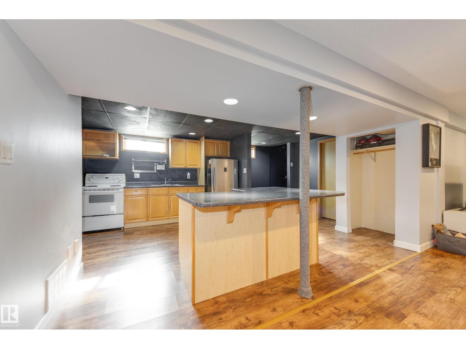 14227 74 ST NW - 24