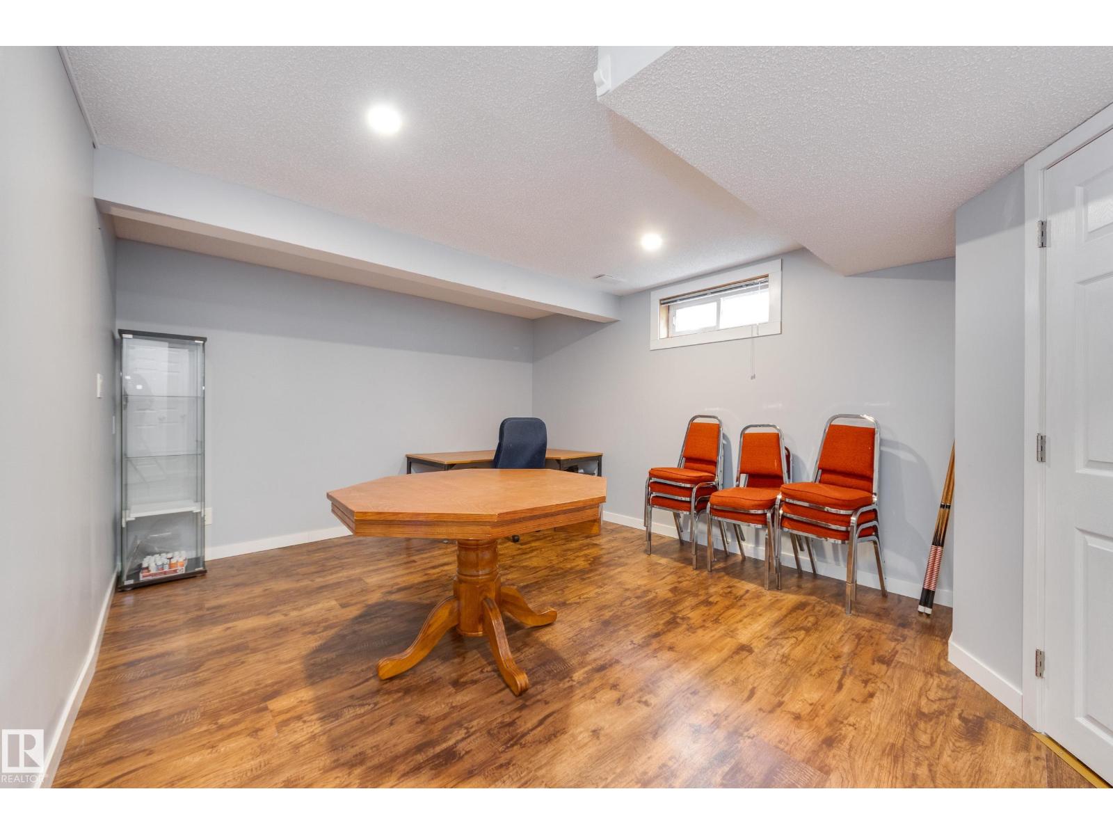 14227 74 ST NW - 26
