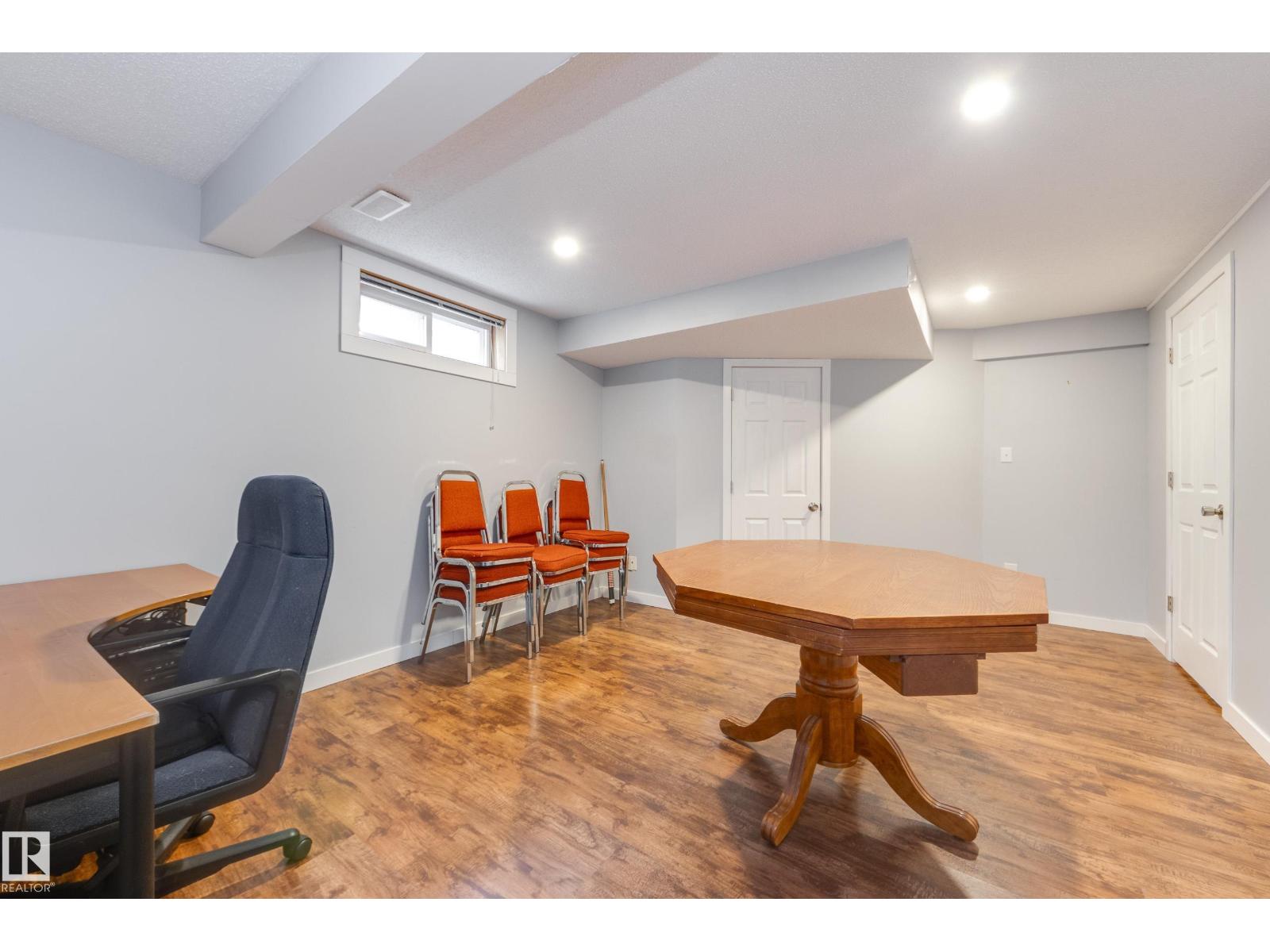 14227 74 ST NW - 27