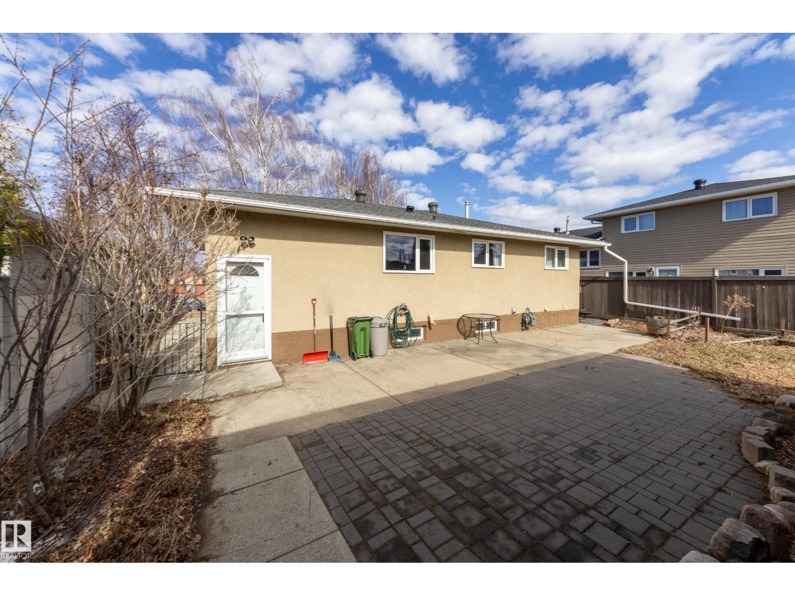14227 74 ST NW - 32