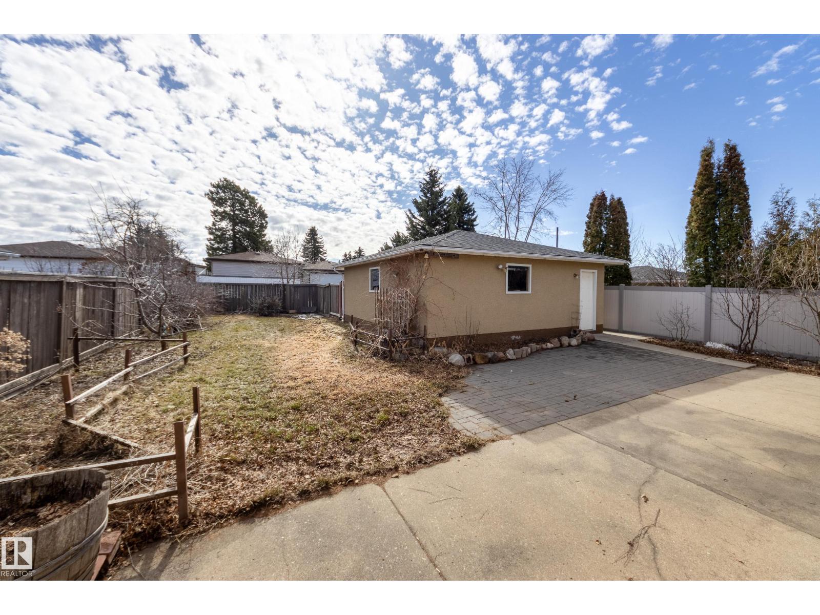 14227 74 ST NW - 34