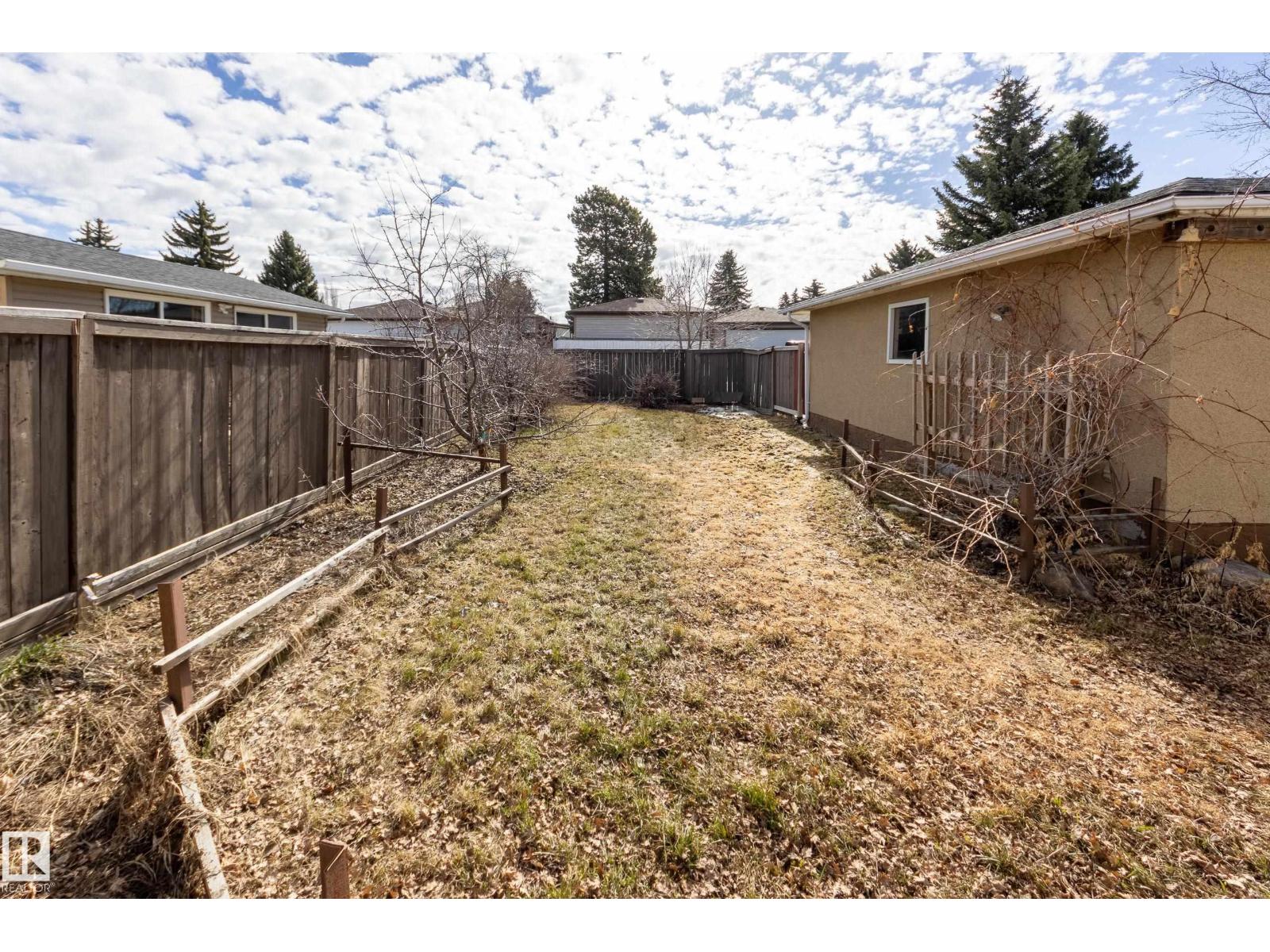 14227 74 ST NW - 35