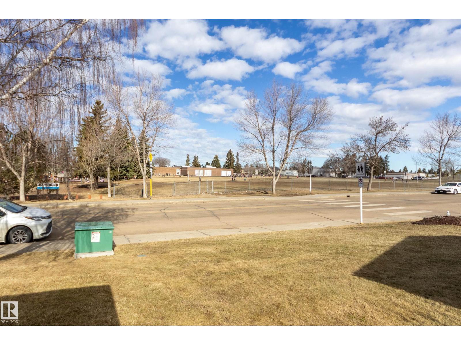 14227 74 ST NW - 39