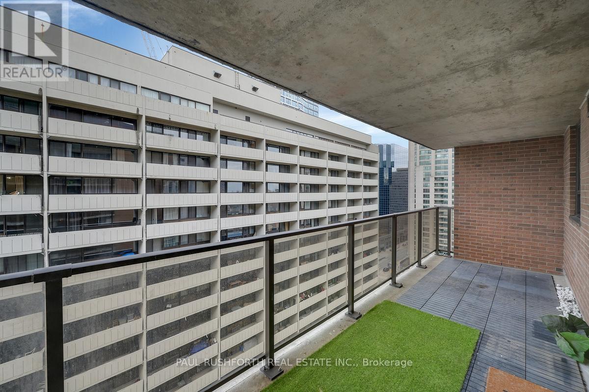 #1703 475 LAURIER AVENUE W - 18
