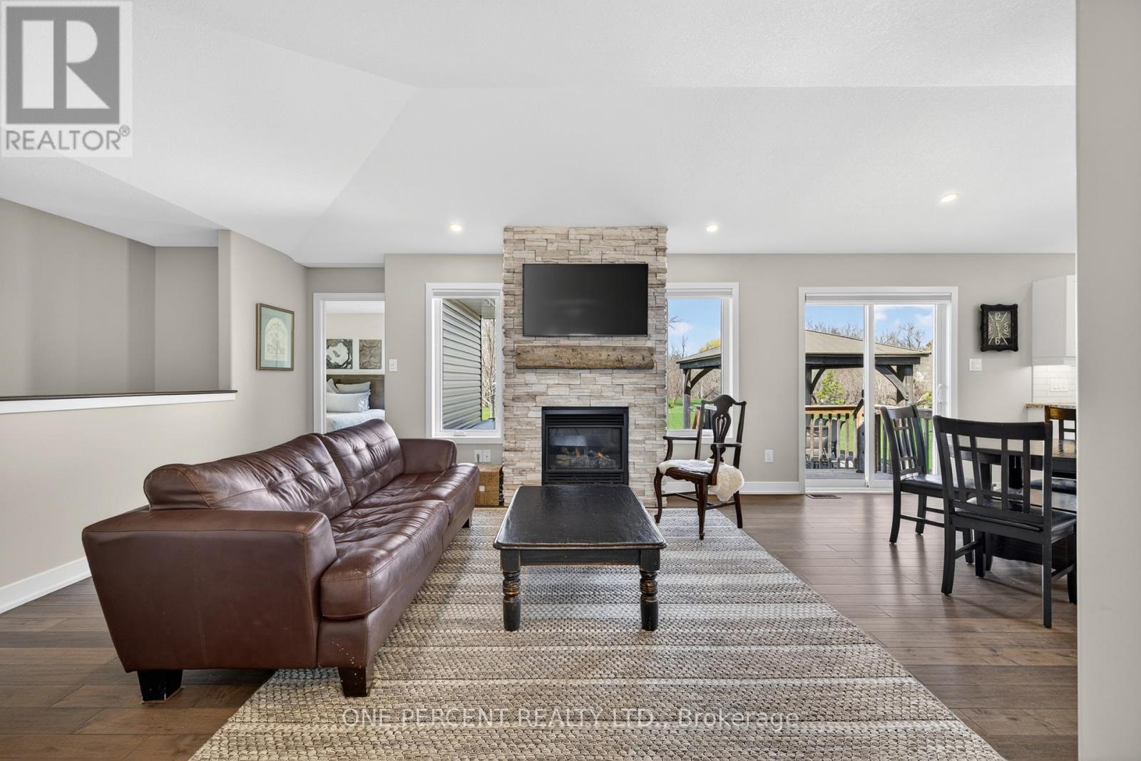 3012 DREW DRIVE — photo 3