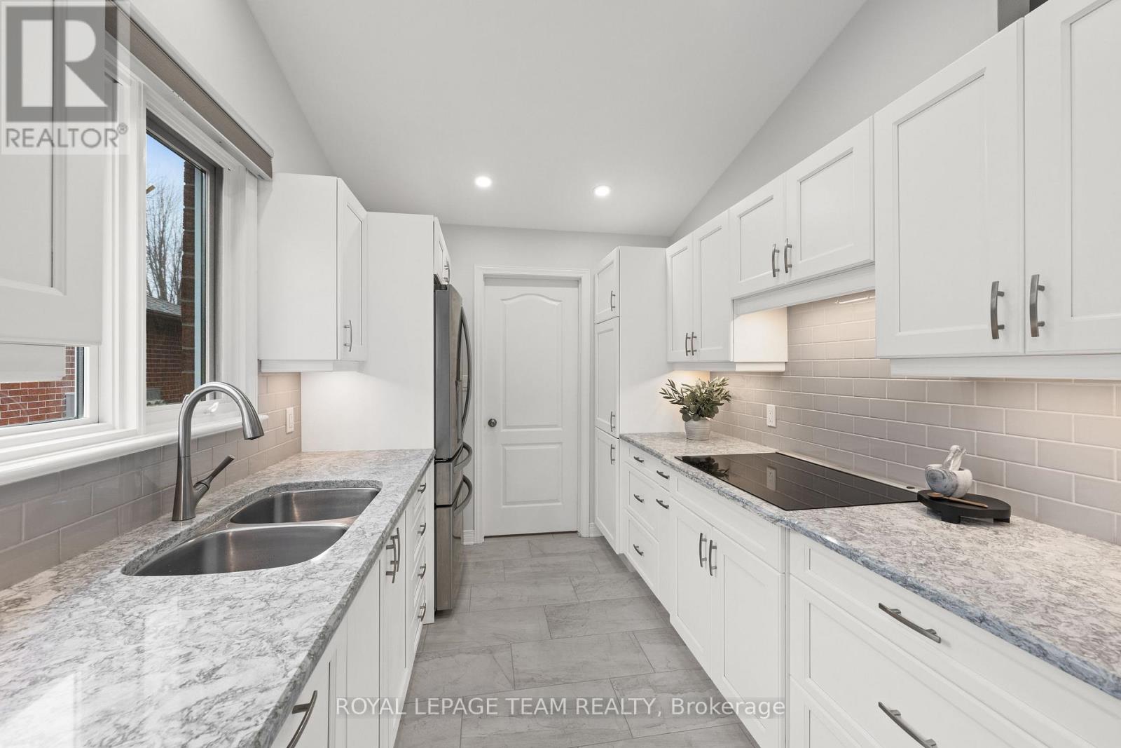 12 COULSON COURT, Ottawa, Ontario, K2K2X8 — Photo 18