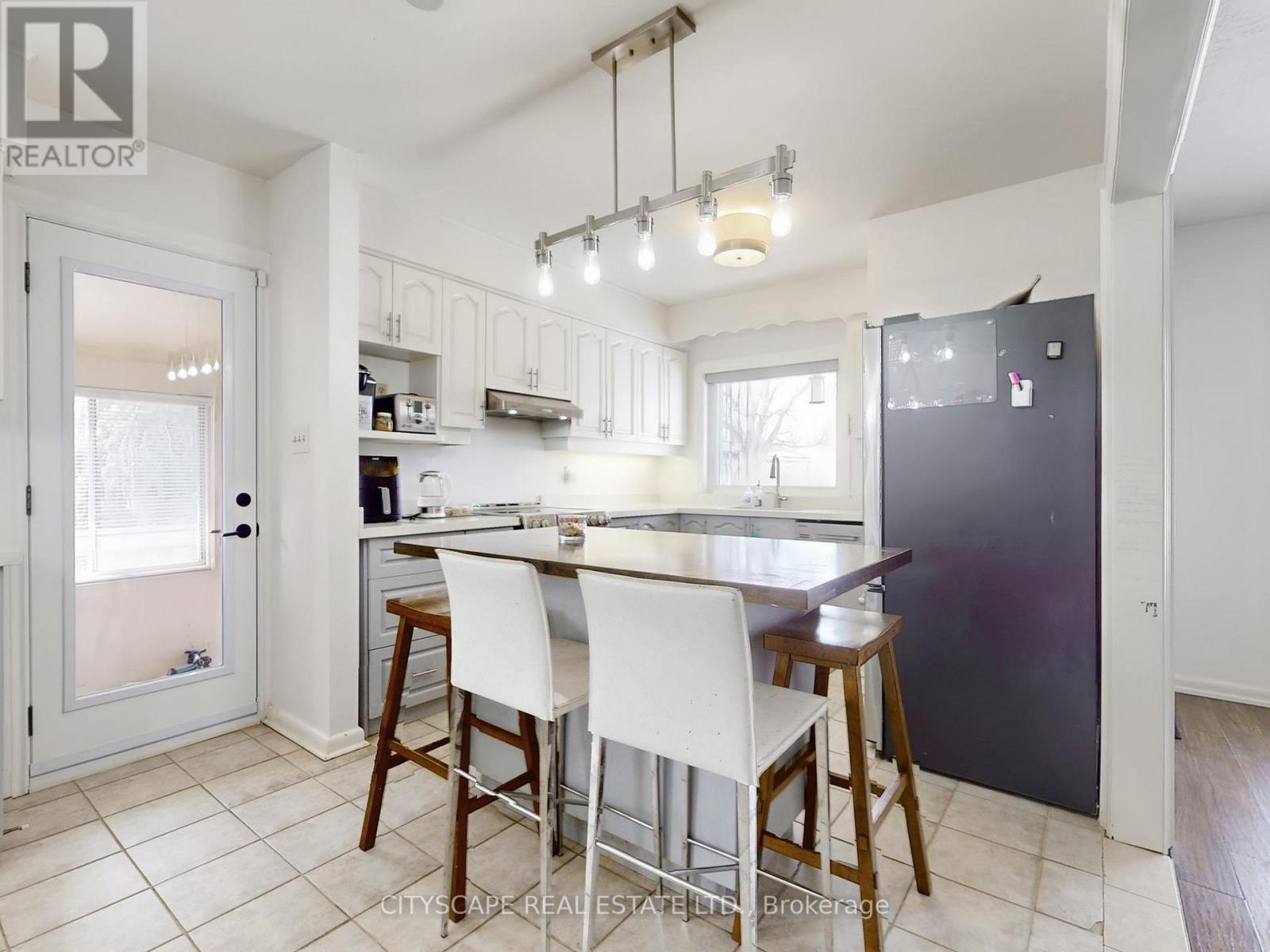87 SAVONA DRIVE — photo 7