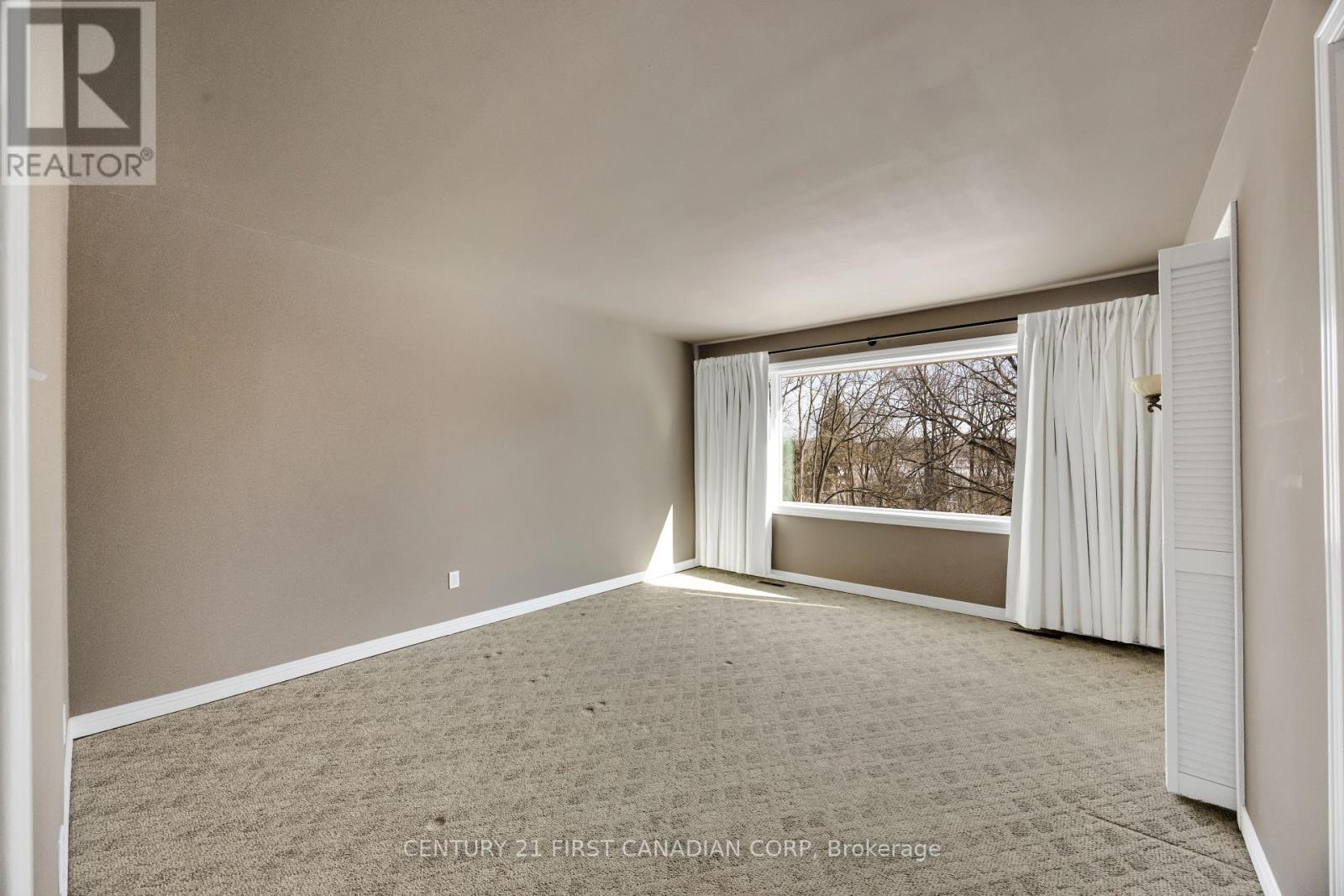 3 - 703 WINDERMERE ROAD — photo 27