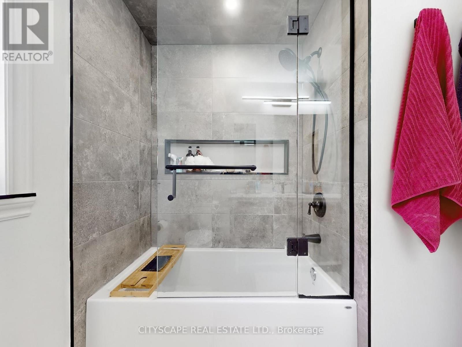 87 SAVONA DRIVE — photo 14