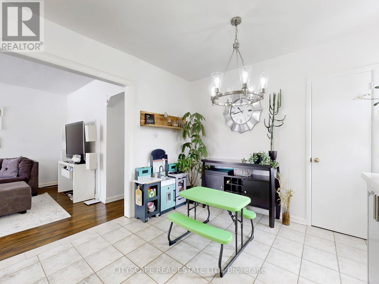 87 SAVONA DRIVE — photo 10