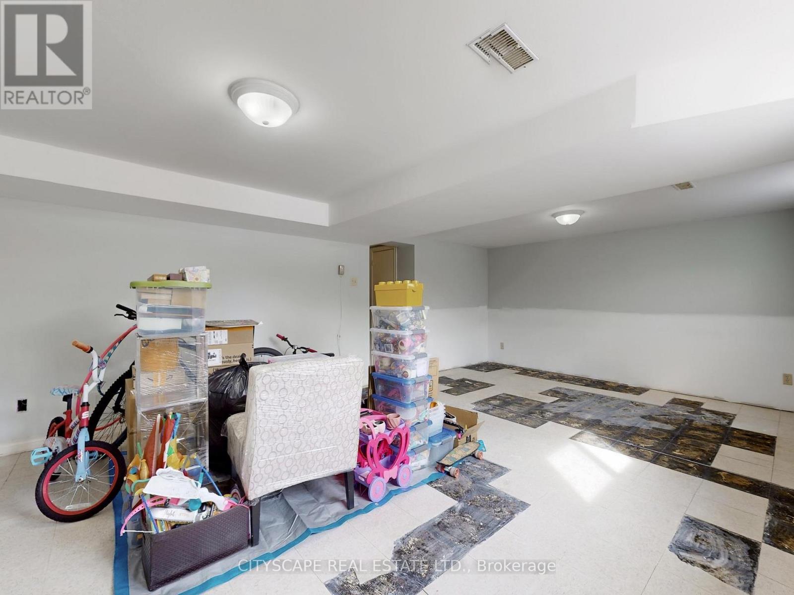 87 SAVONA DRIVE — photo 24